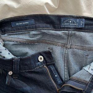 Dark Brooke Skinny Lucky Brand jeans. Size 10/30 R, stretch with subtle fading.